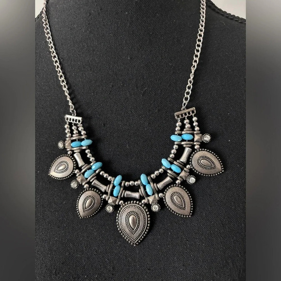 Unbranded | Boho Turquoise/Silver Statement Necklace - Picture 4 of 5